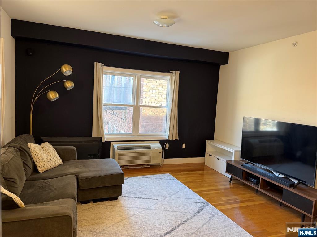 5501 Hudson Avenue 401