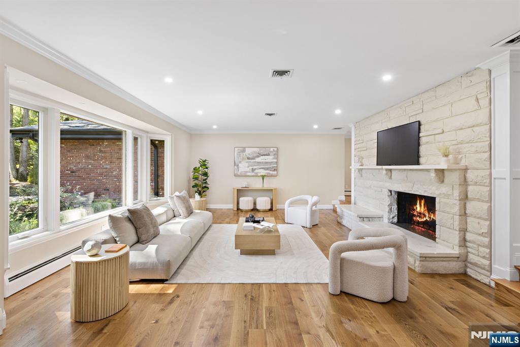 17 Deerhill Drive