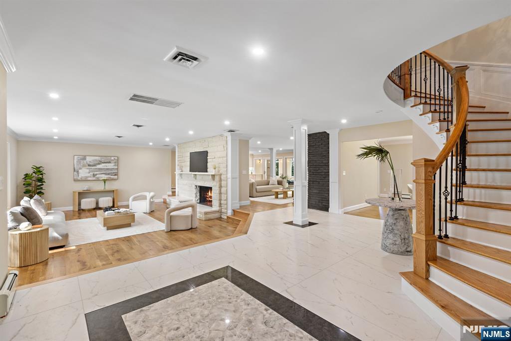 17 Deerhill Drive