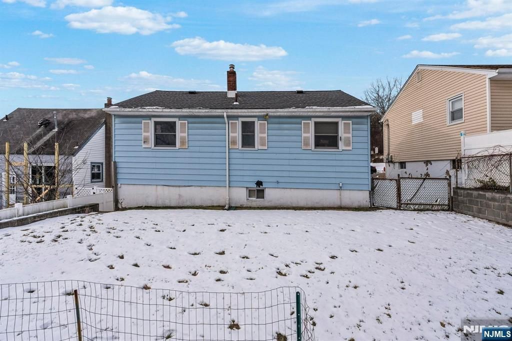 Photo of 316318 Maitland Avenue, Paterson, NJ 07502 (MLS # 26003450)