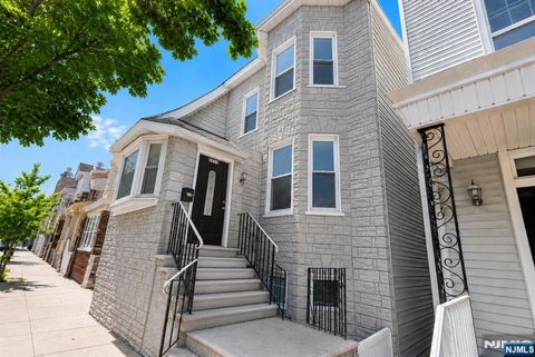 Photo of 6119 Tyler Place, West New York, NJ 07093 (MLS # 26017851)