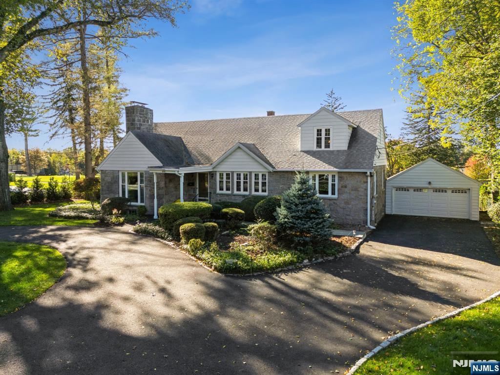 65 Lakeside Drive