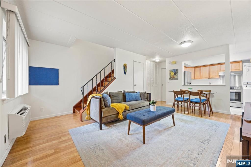 33 Poplar Avenue 8