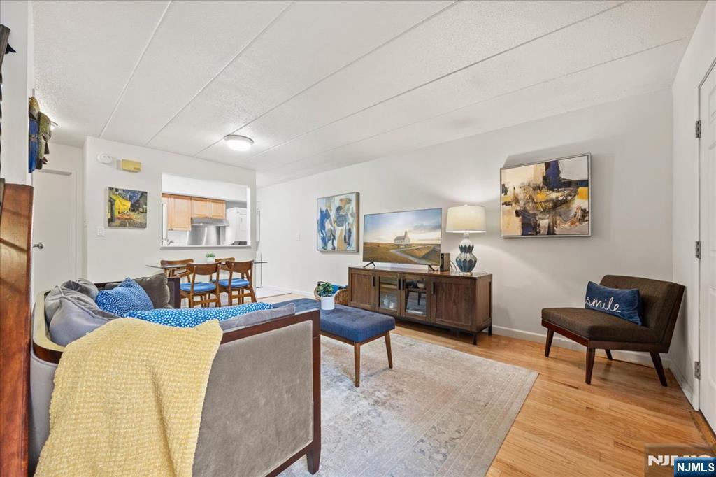 33 Poplar Avenue 8