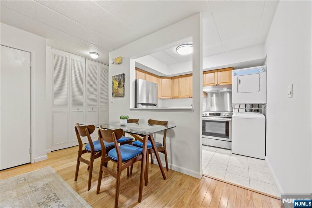 33 Poplar Avenue 8
