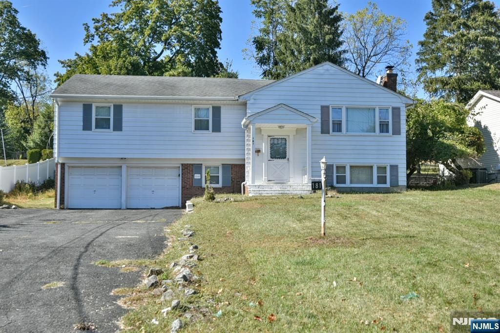 Photo of 181 Pleasant Valley Way, West Orange, NJ 07052 (MLS # 25035035)