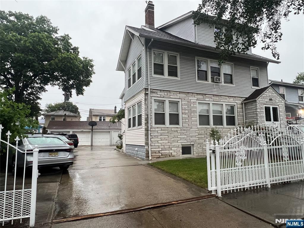 101 Ellington Street