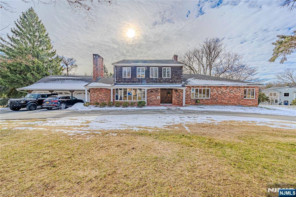 63 Colony Avenue, Park Ridge, New Jersey - 6 Bedrooms  
4 Bathrooms  
13 Rooms - 
