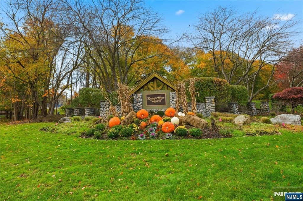 Photo of 65 Overlook Ridge, Oakland, NJ 07436 (MLS # 25039146)