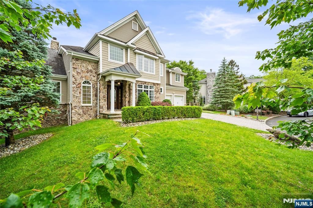 Photo of 65 Overlook Ridge, Oakland, NJ 07436 (MLS # 25039146)