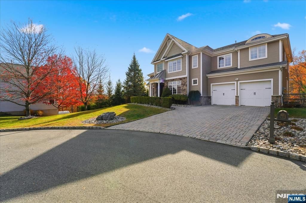 Photo of 65 Overlook Ridge, Oakland, NJ 07436 (MLS # 25039146)