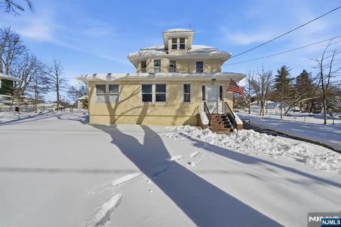 Photo of 249 Parish Drive, Wayne, NJ 07470 (MLS # 26006228)