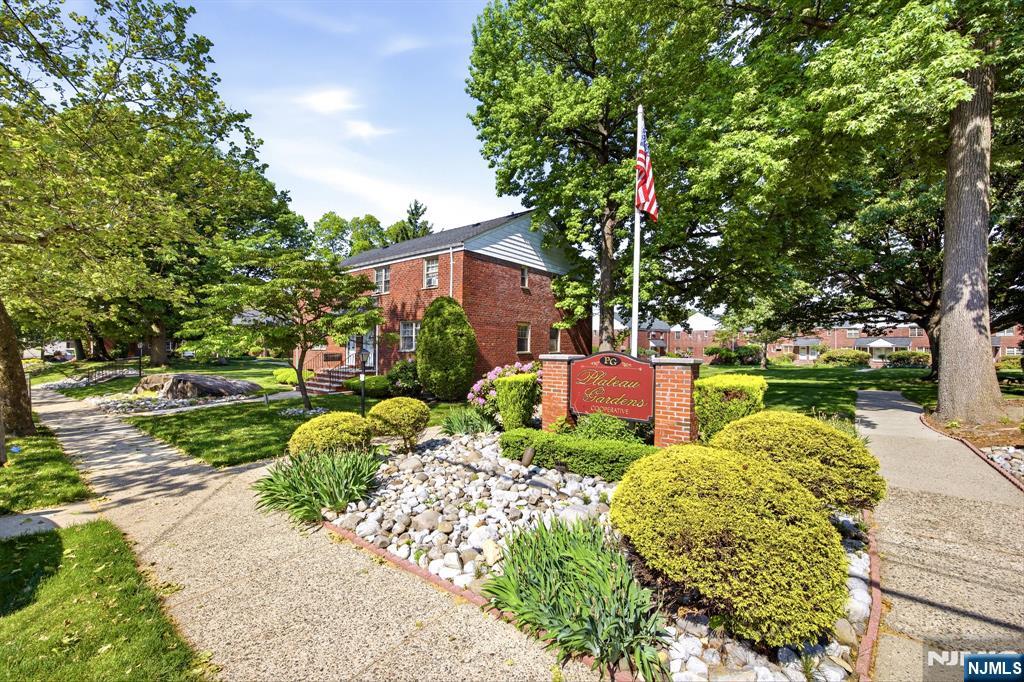 1241 Anderson 19