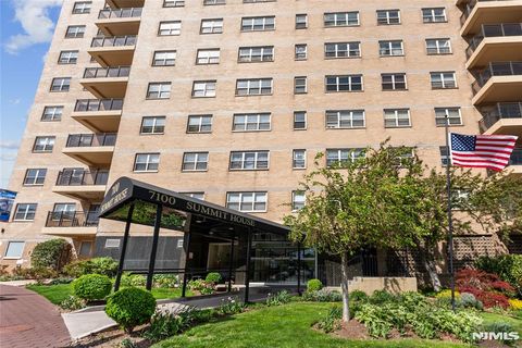 7100 Boulevard East 14M Guttenberg NJ 07093
