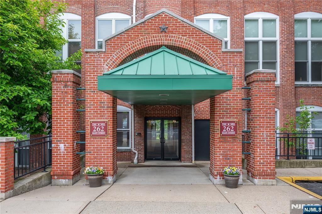 262 Main Street 204