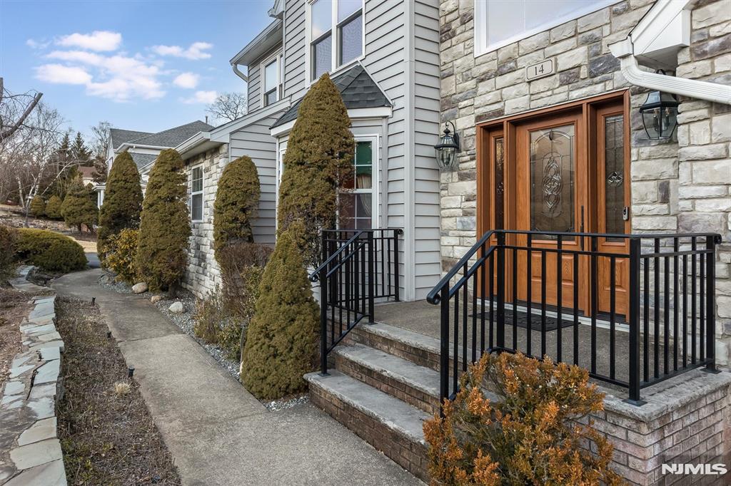 14 Metro Vista Drive