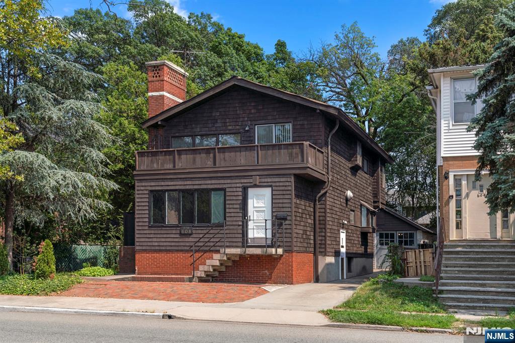 608 Bergen Boulevard
