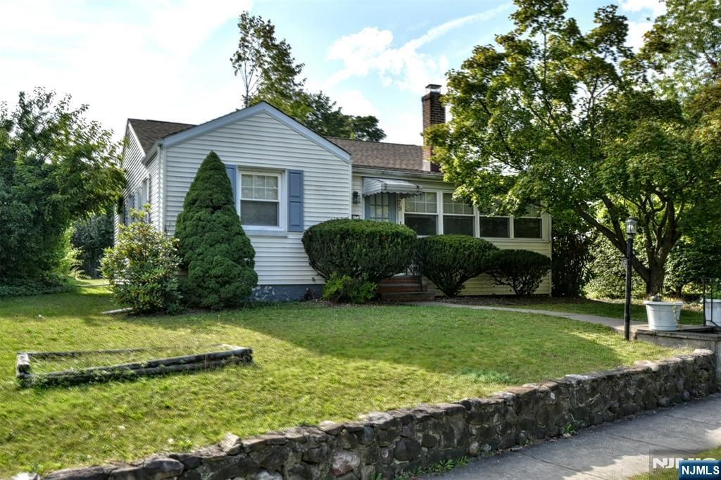 Photo of 79 N Ramapo Ave, Mahwah, NJ 07430 (MLS # 25029252)