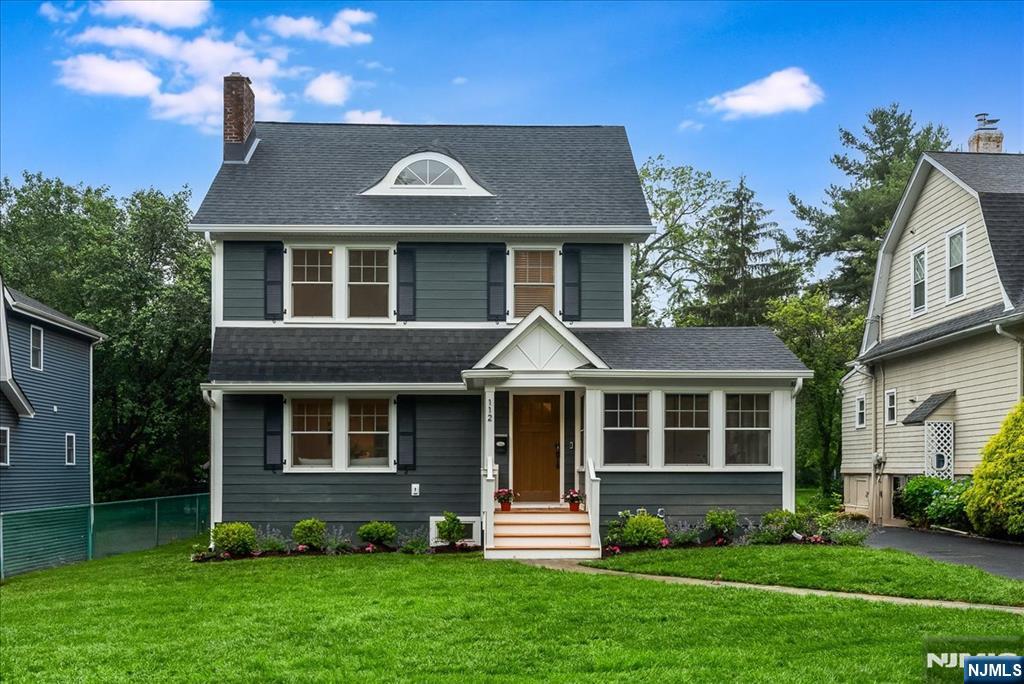 112 Wildwood Avenue, Montclair, New Jersey - 5 Bedrooms  
4.5 Bathrooms  
12 Rooms - 
