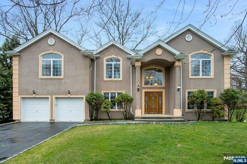 13 Linda Terrace Woodcliff Lake NJ 07677