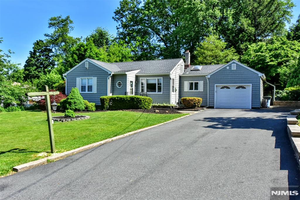 11 Mountain Ridge Drive