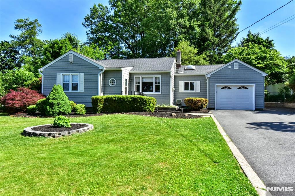 11 Mountain Ridge Drive