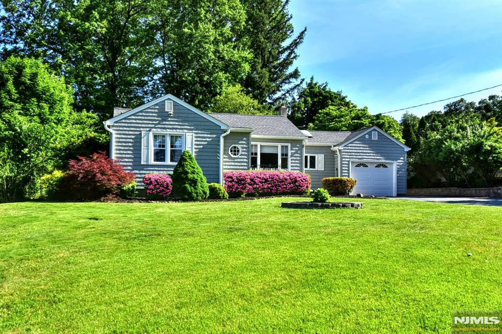 11 Mountain Ridge Drive