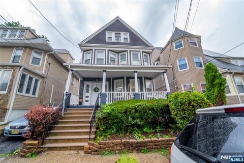 Photo of 69 Oakland Terrace, Newark, NJ 07106 (MLS # 26034899)