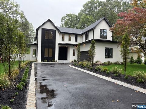 84 Depeyster Avenue Tenafly NJ 07670
