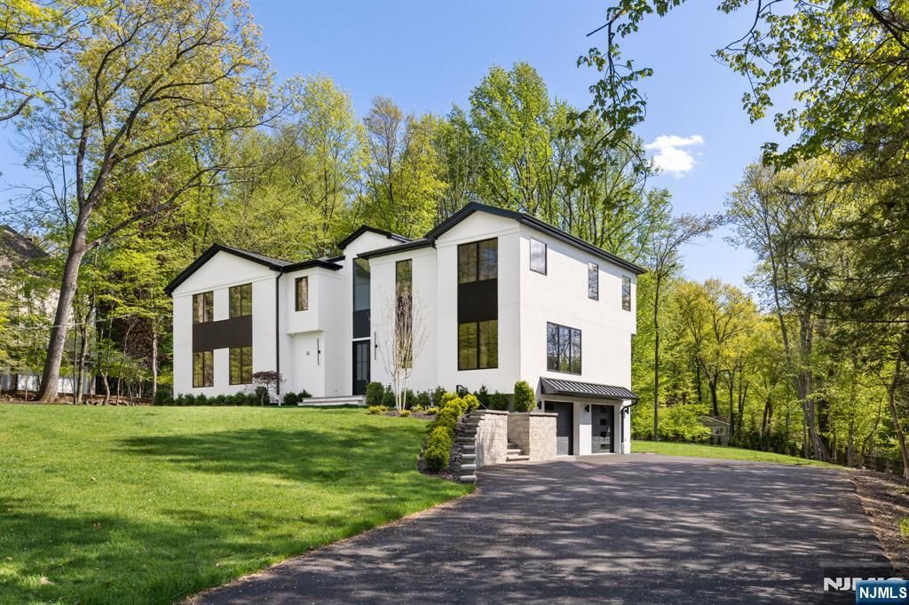Photo of 36 Hampshire Hill Road, Upper Saddle River, NJ 07458 (MLS # 26014614)