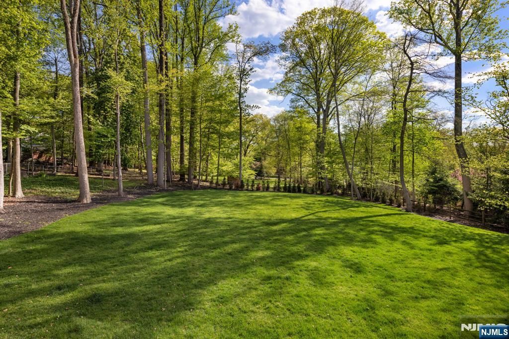 Photo of 36 Hampshire Hill Road, Upper Saddle River, NJ 07458 (MLS # 26014614)