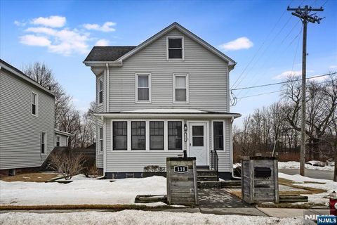 Photo of 118 Broad Street, Pompton Lakes, NJ 07442 (MLS # 26005600)