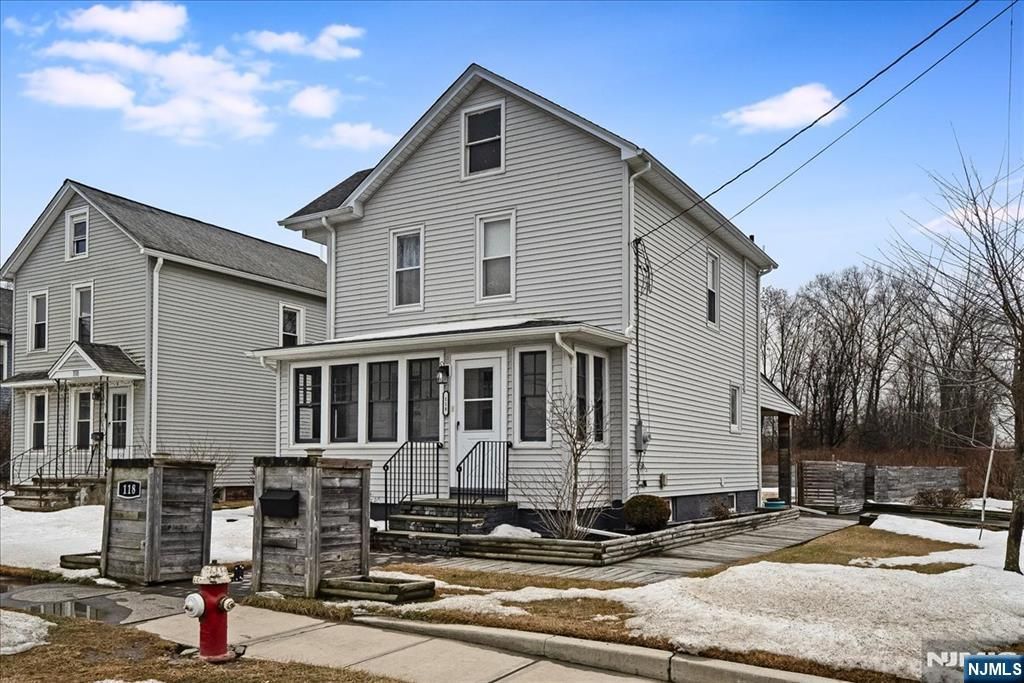 Photo of 118 Broad Street, Pompton Lakes, NJ 07442 (MLS # 26005600)