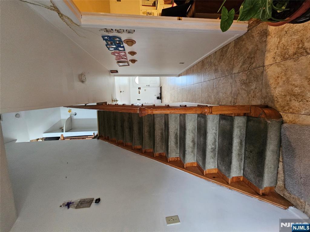 64 Dewitt Place
