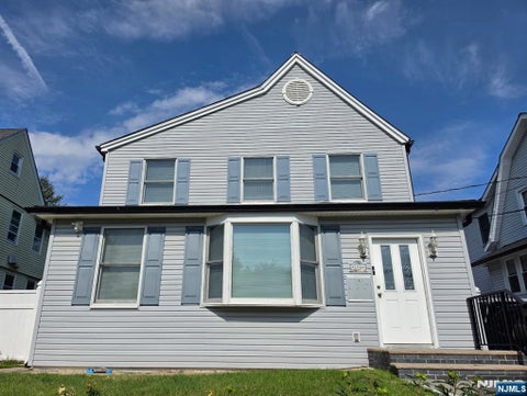 Photo of 186 Elm AVE #1st Fl, Teaneck, NJ 07666 (MLS # 26028126)