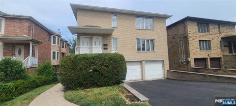 Photo of 261 Highland Ave #2nd flr, Palisades Park, NJ 07650 (MLS # 26021513)