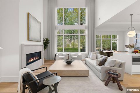 1 Stone Bridge Court Demarest NJ 07627