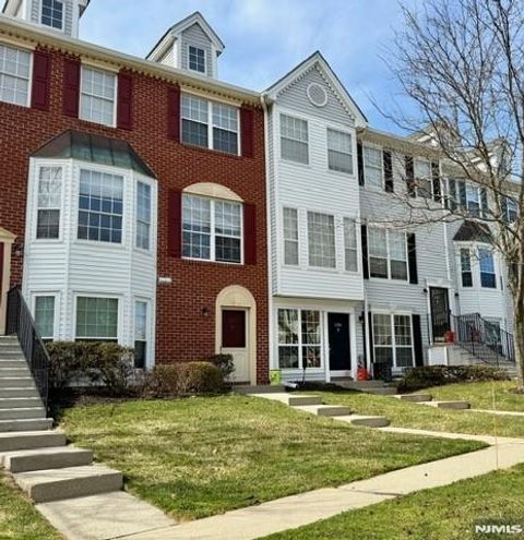 Photo of 1284 Mulberry Dr, Mahwah, NJ 07430 (MLS # 26009403)