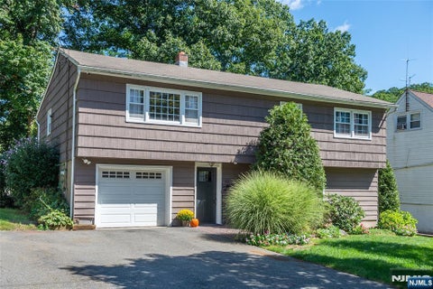 Photo of 52 Channing Drive, Ringwood, NJ 07456 (MLS # 26035148)