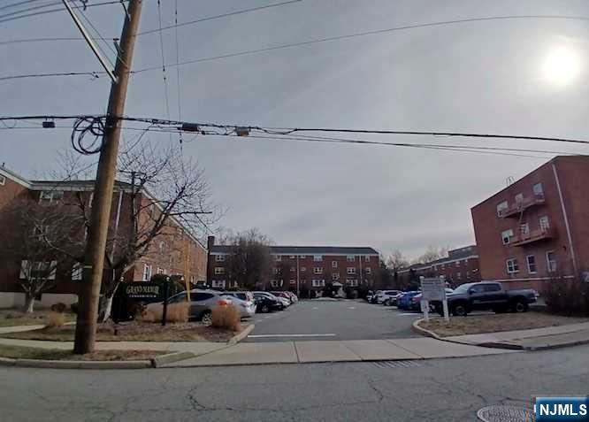 Rental Property at 970 Main St H3, Hackensack, New Jersey - Bedrooms: 1 
Bathrooms: 1 
Rooms: 4  - $1,999 MO.