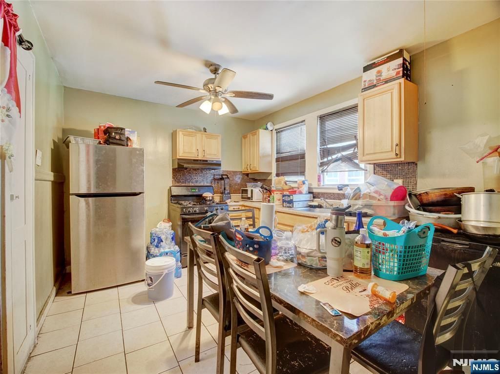 Photo of 170 Oakland Terrace, Newark, NJ 07106 (MLS # 25031561)