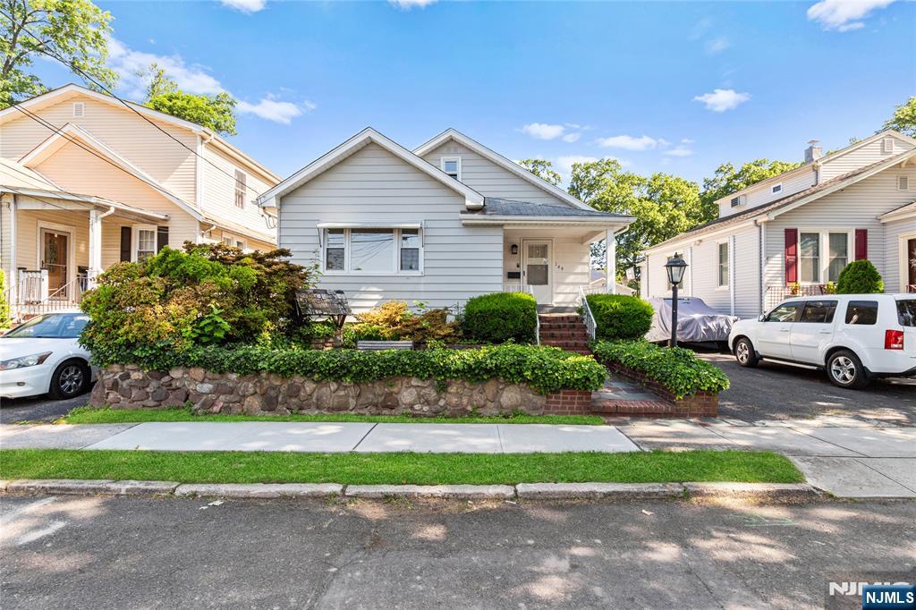 Property for Sale at 169 Harcourt Avenue, Bergenfield, New Jersey - Bedrooms: 3 
Bathrooms: 1 
Rooms: 7  - $574,900