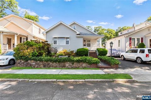 169 Harcourt Avenue Bergenfield NJ 07621