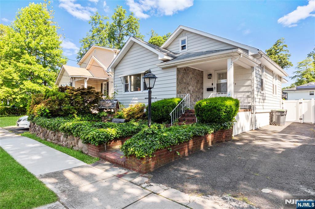 169 Harcourt Avenue