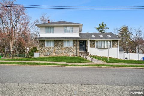 Photo of 13 Munsey Road, Emerson, NJ 07630 (MLS # 26009497)