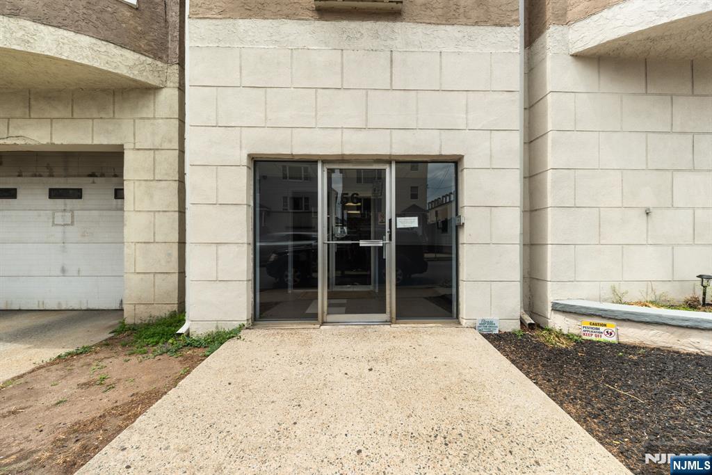 56-60 Ferguson Street C1