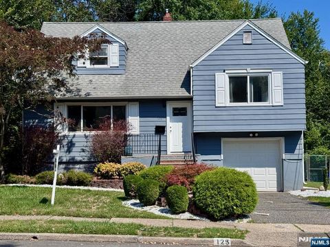 Photo of 125 Garden St, Teaneck, NJ 07666 (MLS # 25025932) Photo of 125 Garden St, Teaneck, NJ 07666 (MLS # 25025932)