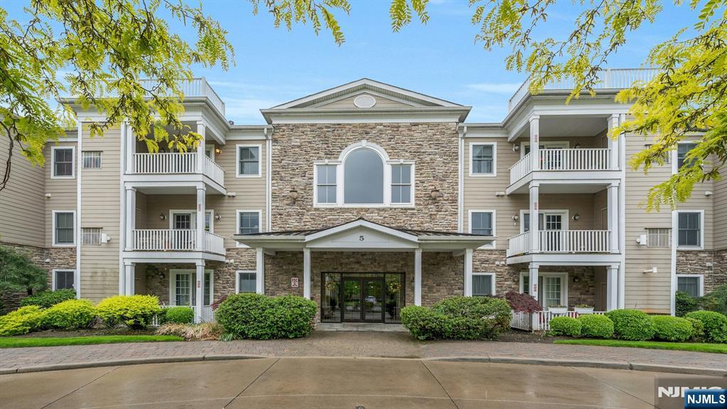 5 E Tenakill Park E Drive 110