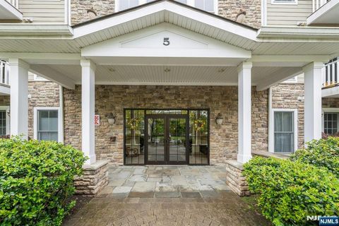5 E Tenakill Park E Drive Unit 110, Cresskill, NJ 07626 - MLS#: 25013502