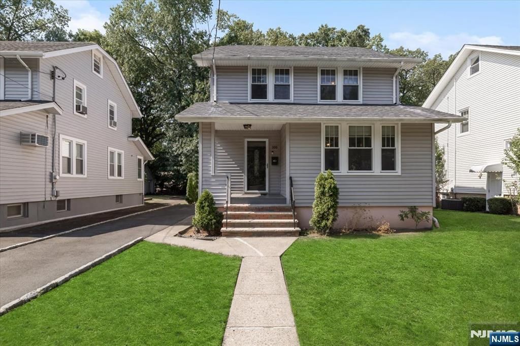 Photo of 300 Van Nostrand Avenue, Englewood, NJ 07631 (MLS # 25029554)